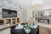 Newly Remodeled House in Miami - 3BR House with Private Yard - 5 Min ride to Hollywood Beach - Chambres d'hôtes Hollywood