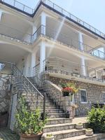 Serene Sea View Apartments in Utjeha - Chambres d'hôtes Utjeha