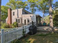 Spacious 4BR house on a quiet street in Centerville 5 min to Craigville beach - B&B