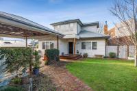 B&B Frankston - Explore Frankston South from this lovely home - Bed and Breakfast Frankston