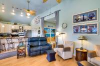 Ocean Views and Walk to Shore Crystal Beach Home! - B&B