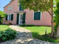 Villetta con giardino a due passi dal mare - B&B Imperia