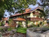 B&B St. Georgen im Attergau - Pension Holzapfel - Bed and Breakfast St. Georgen im Attergau