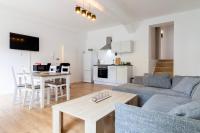 Stay and Work Apartment - 8 single beds - central - B&B Gronau