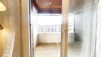 Paradise Luxurious apartment, 3 double rooms for 6 guests, 4 beds, terrace, jacuzzi, free parking, new - B&B San Sebastián