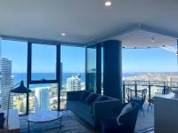 B&B Gold Coast - Luxury 2 bedrm apartment in Broadbeach- Be a Star in Tower One of the casino 2 bedroom apartment 334F - Bed and Breakfast Gold Coast