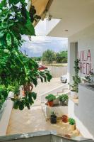 Estudio con balcón
