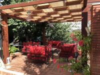 Villa Kirmizi Lale, Private Pool, Gardens, Very Close to Town - No Need for Taxi - Chambres d'hôtes Kaş