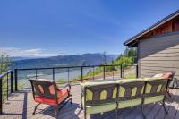 B&B Underwood - Modern Underwood Home with Deck and Mt Hood Views - Bed and Breakfast Underwood