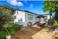 Near motorway and supermarket - B&B Auckland