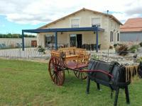 Gîte Charentais avec piscine, terrasse, et pêche - confort moderne et charme rural - FR-1-653-87 - Ferienwohnung