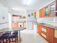 Spacious 4 bedroom with parking in town centre, Nerja - B&B Nerja