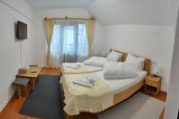 Zweibettzimmer mit Balkon