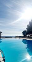 SUPERBE APPARTEMENT DANS CADRE D'EXCEPTION - Piscine, Plage et Tennis privé - B&B Bandol