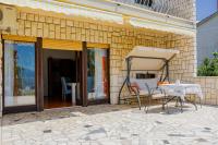 Sea View Suite With King Bed, 150Mbps WiFi And Patio Swing - B&B Kastav