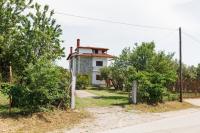 Large Home near Potamos Beach - B&B Epanomí