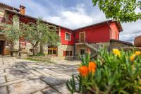 TouristFarm - apartments "RED FAIRYTALE" - B&B Marezige