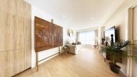 Miramar Luxurious apartment, 3 double rooms for 6 guests, free parking, terrace, new - B&B San Sebastián