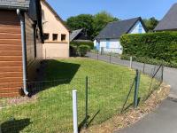 Chaleureux chalet à 3 minutes à pied de la mer - Parking gratuit - Bed and Breakfast Merville-Franceville-Plage