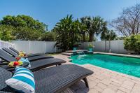 (BAYC) Aqua Haven: Luxe Retreat with Pool & Boat Bliss - Ferienwohnung