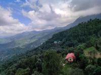 Appartamento con 3 Camere da Letto e Vista Montagna