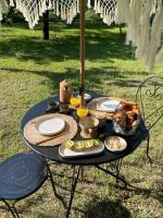 Queen Room with Garden View