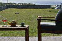 Casa Lobadiz, en primera línea de playa, Doniños - Chambres d’hôtes Vila Da Area