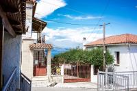 Greek Village house Peloponnese big yard - Bed and Breakfast