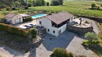 Maison cosy avec piscine privée, vue 360 panoramique - B&B Rosières