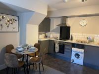 Poplar House by ShortStays4U 2Bedroom house in town centre with free Parking! - Chambres d'hôtes King's Lynn