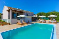 Villa ChrisDina - B&B