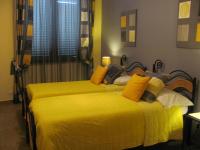 Tweepersoonskamer met 1 of 2 Bedden en Eigen Externe Badkamer