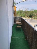 Bel appartement proche chateau Laurens - B&B