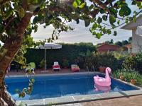 Swimming pool, beach and garden in Nigran - Ferienwohnung Nigrán