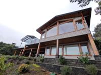 Deep Cove Stunning Waterfront Whole House - Bed and Breakfast North Vancouver