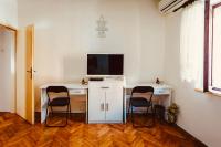 Camera Matrimoniale con Bagno in Comune 