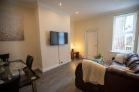 B&B Sunderland - Blessed Burnville Home with Parking - Bed and Breakfast Sunderland