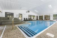 Luxury Condos at Thousand Hills - Heart of Branson - Beautifully remodeled - Spacious and Affordable - B&B