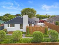 Family 4BR Home, Near Airport, Large Backyard - Chambres d’hôtes Christchurch