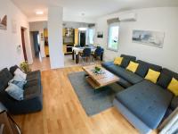 Sunny apartment by the beach - B&B Kastel Stafilic