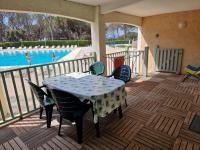 Grand T3 - Terrasse les pieds dans l'eau - Climatisation - B&B Saint-Raphaël