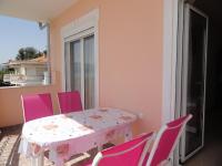 Appartamento con 2 Camere da Letto e Vista Mare