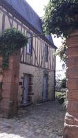 Petite Maison Romantique au calme, Cœur Historique, vue Ville et Jardin - Chambres d'hôtes Le Mans