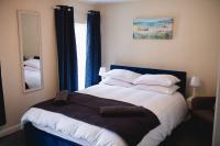 B&B Ballycastle - Vanity Ballycastle Diamond 2 bedroom apartment - Bed and Breakfast Ballycastle