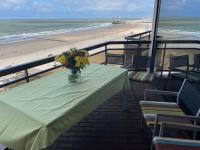 B&B Blankenberge - Bristol Palace Seaview 7e verdieping, 30 meter van strand - Bed and Breakfast Blankenberge