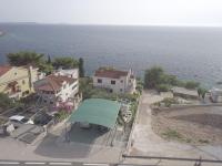 30 meters away from sea! Seaside apartment Maja - B&B