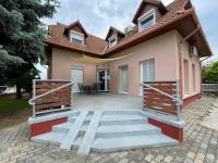 B&B Balatonboglár - Sunshine Apartman - Bed and Breakfast Balatonboglár