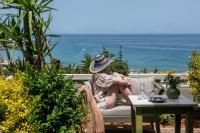 One Bedroom Apartment with Sea View