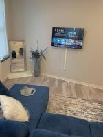 B&B Cleveland - Beautiful Condo/Rooftop Patio With Free Parking - Bed and Breakfast Cleveland