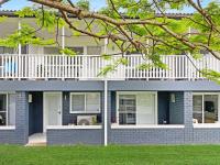 Shoal Bay Beach House Two - B&B